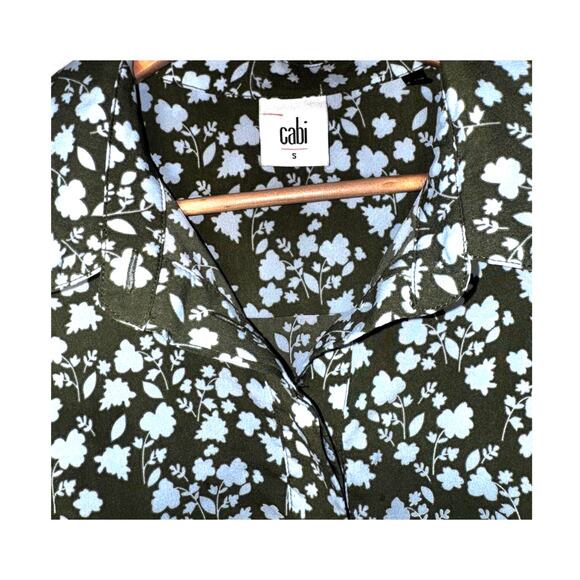 CAbi Green Blue Floral Sleeveless Top | Size Small | Style #364 - Picture 2 of 4